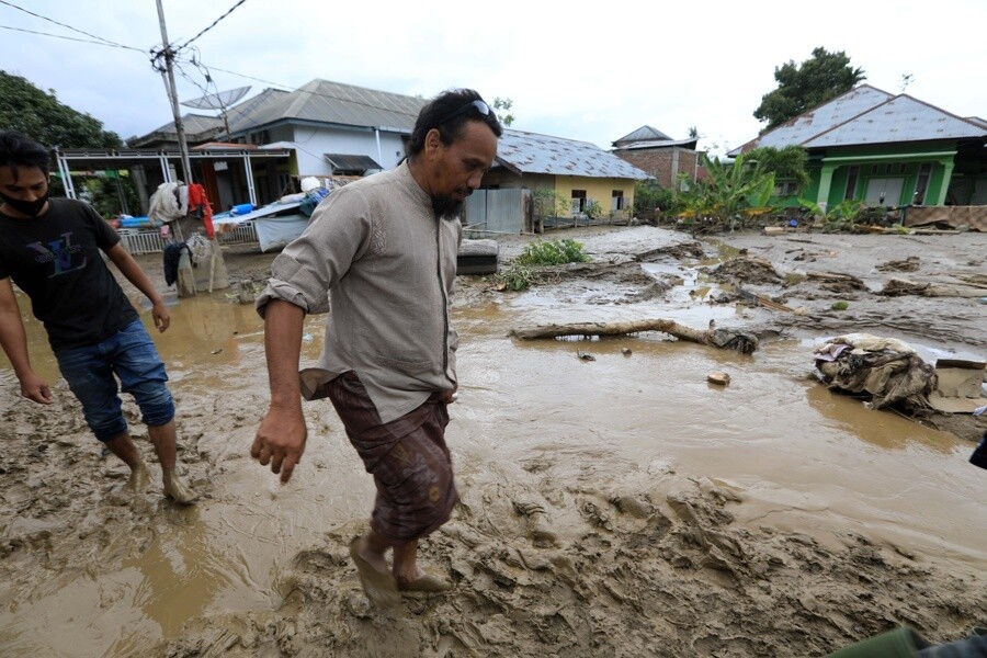 Magnitude 5.1 earthquake strikes western Indonesia
