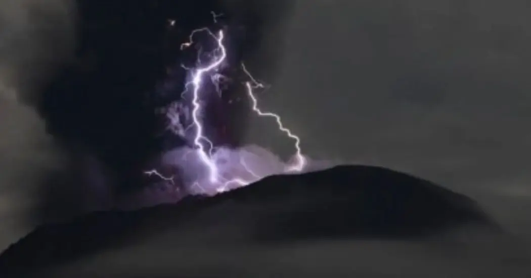 Никакие филиппинцы не пострадали во время вулканической активности горы Ибу в провинции Северная Малуку, Индонезия