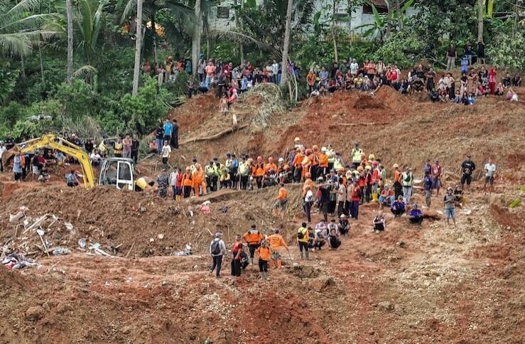 Seven Dead in Indonesia Landslide